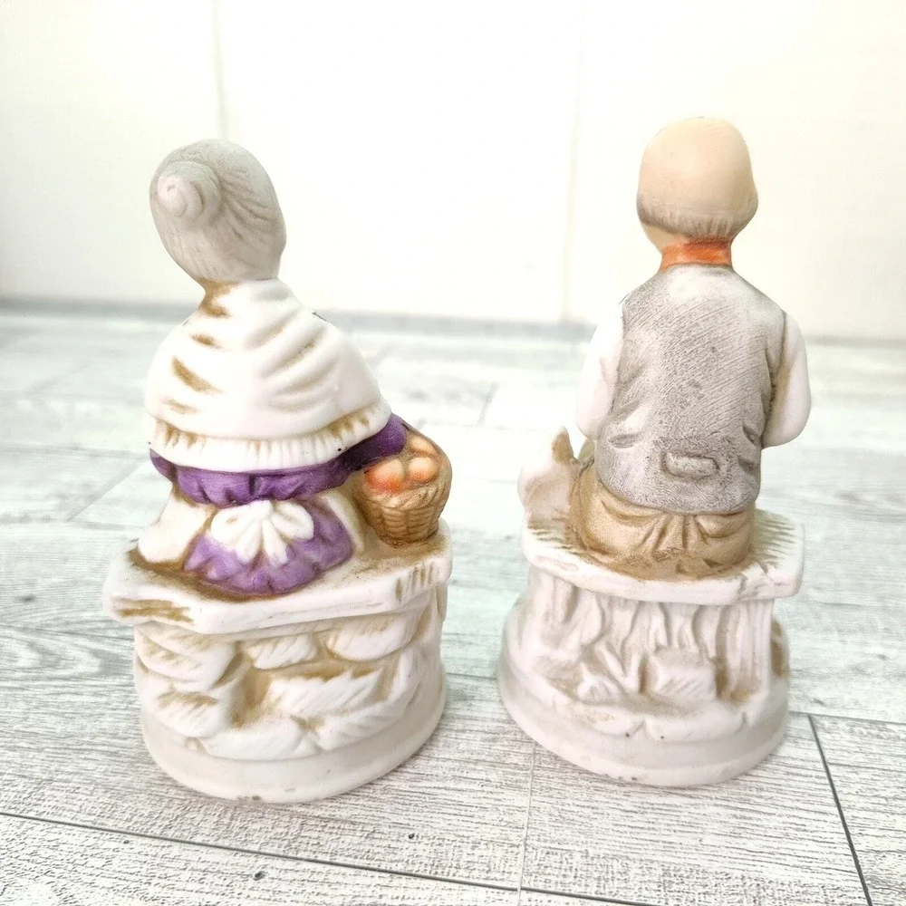 Elderly Couple sitting on‎ Benches Home Decor Porcelain Figurines Lipco Vintage